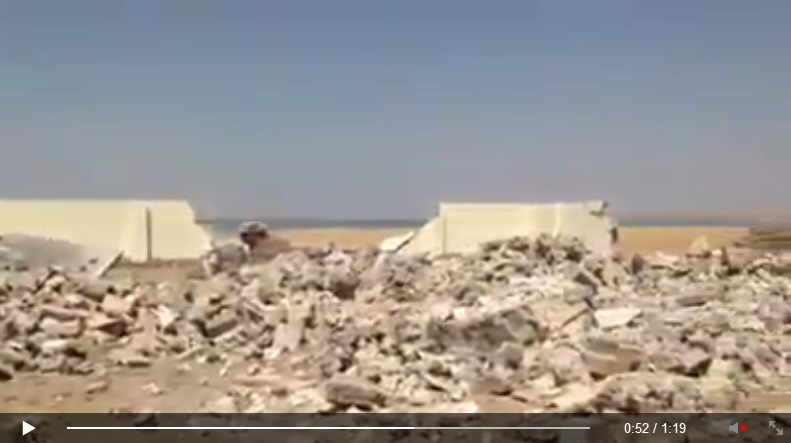 'Yezidi holy place/sacred site Quba Sheikhsin destroyed by IS terrorists. [Von IS-Terroristen zerstörte êzîdîsche Heiligenstätte Quba Sheikhsin.]' (c) Ezidi Press, Facebook, 1. September 2014 (e)