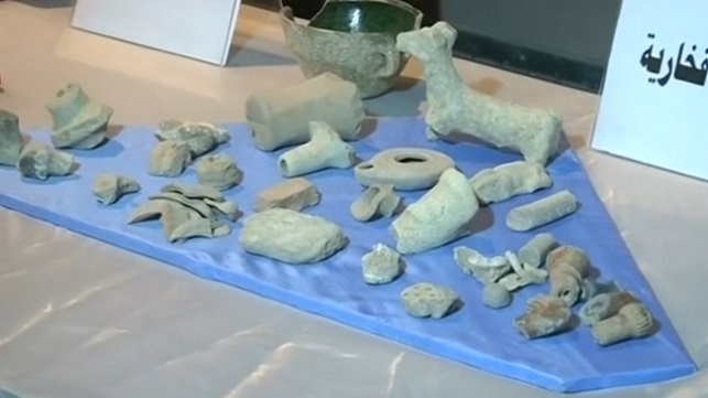 U.S. delivers Iraqi antiquities seized in raid on Islamic State (c) Reuters, 15th July 2015 (00h00m05s)